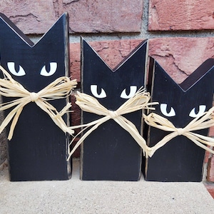 Wooden Black Cats | Set of Three | Farmhouse Fall Decor | Porch Cats | Halloween Mantle Decor | Halloween Cat | Fall Shelf Sitters