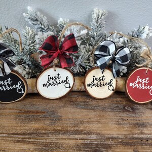 Married Wood Slice Ornament, Newlywed Ornament, Married Ornament, Wood Slice Ornament, Farmhouse Ornament, Customizable, Personalized Decor.