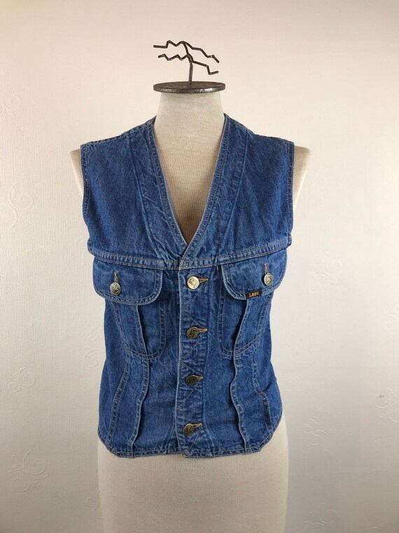 lee sleeveless jacket