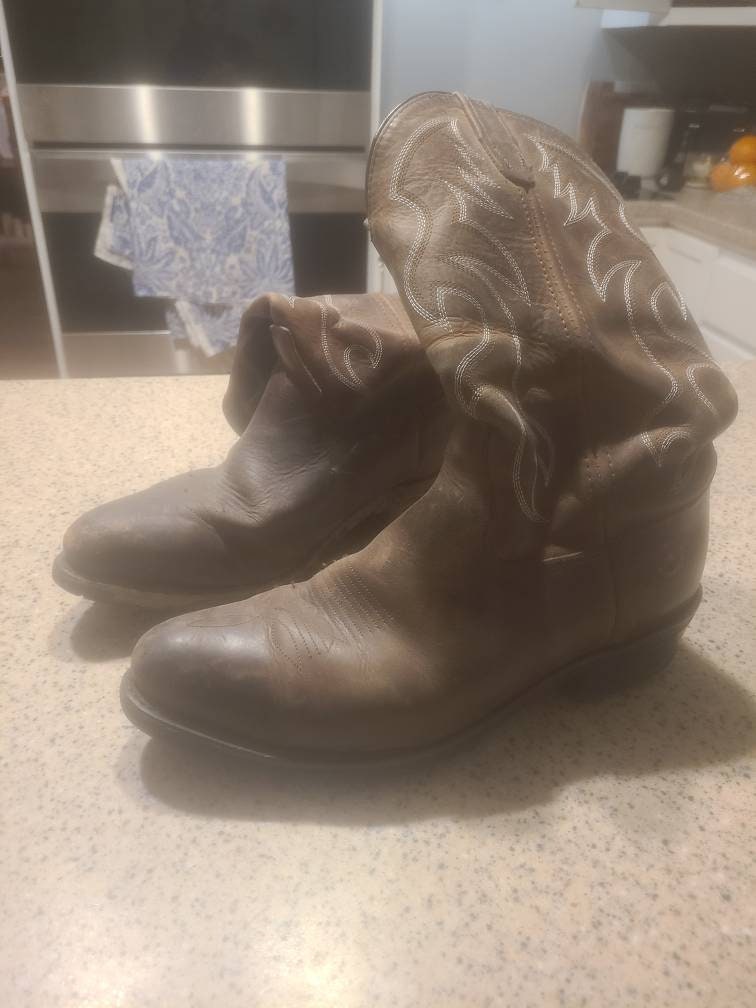 oil resistant cowboy boots