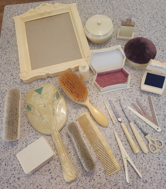 Vintage Celluloid Vanity Lot (19)