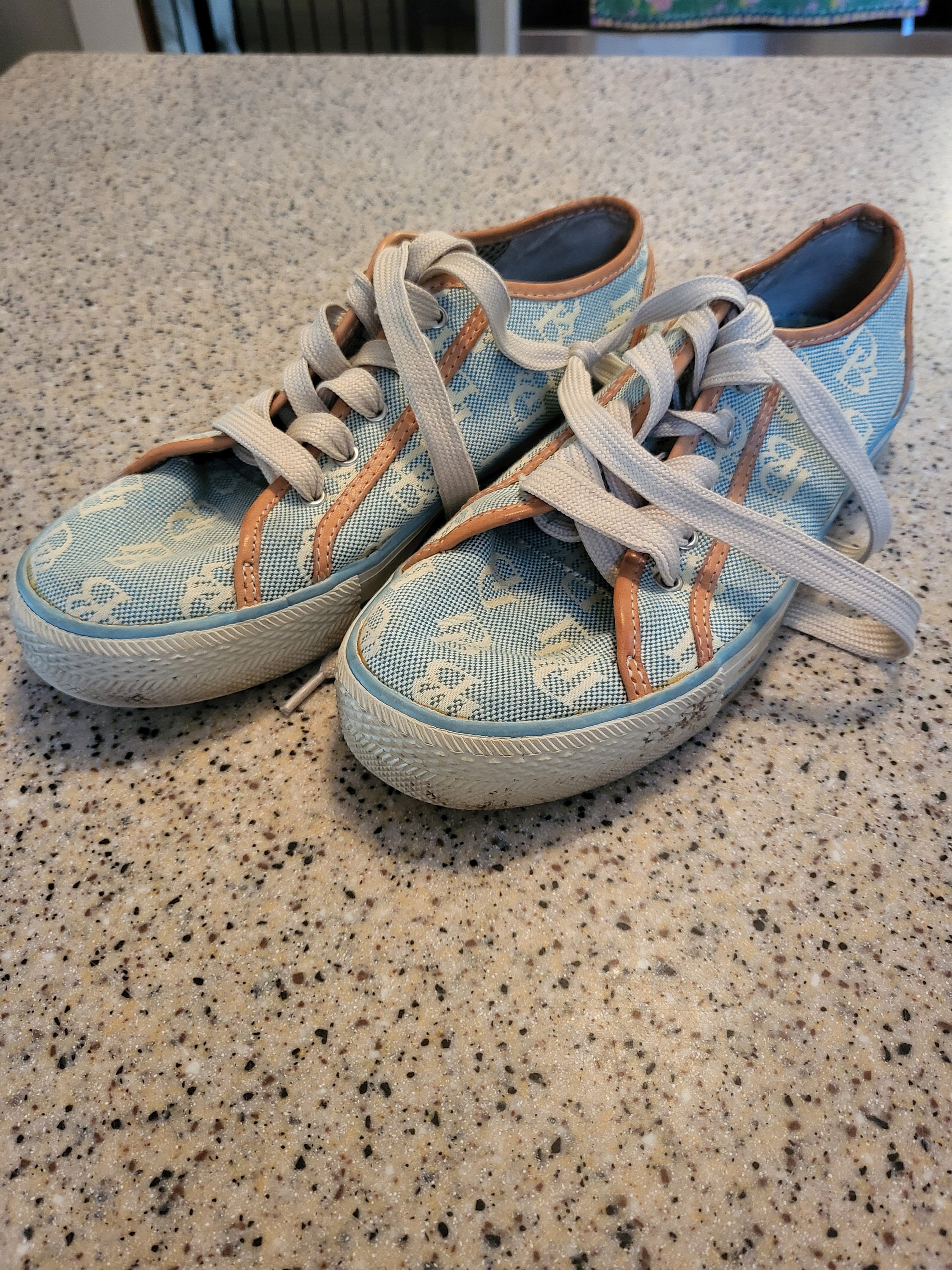 Dooney & bourke shoes deals