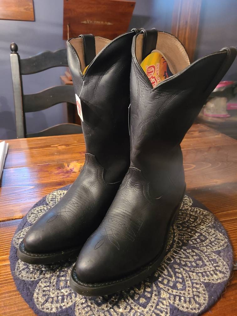 oil resistant cowboy boots