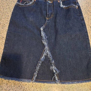 Guess SZ 27 Vintage Denim Skirt