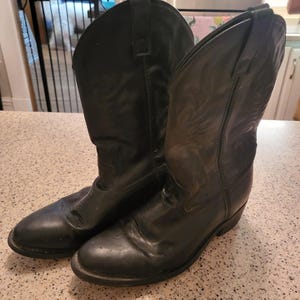 Laredo Mens SZ 9 EW Leather Cowboy Boots
