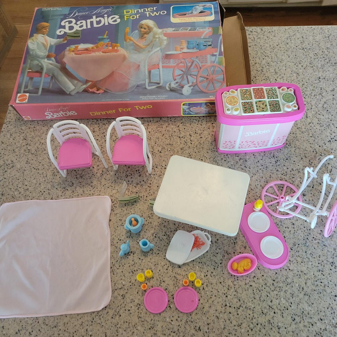 Mattel Dance Magic Barbie Dinner for Two Playset #7422 1990 Orig