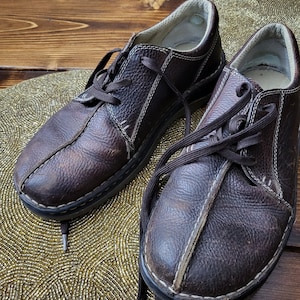Dr. Martens SZ 11 mens vintage leather shoes