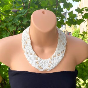 Collana vintage con perline intrecciate, perline bianche e perle, collana con colletto intrecciato, in confezione regalo in argento, non regolabile