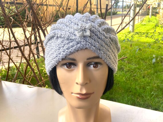 Hand-knitted Turban Hat: Silver Aran Yarn, Women display picture 1