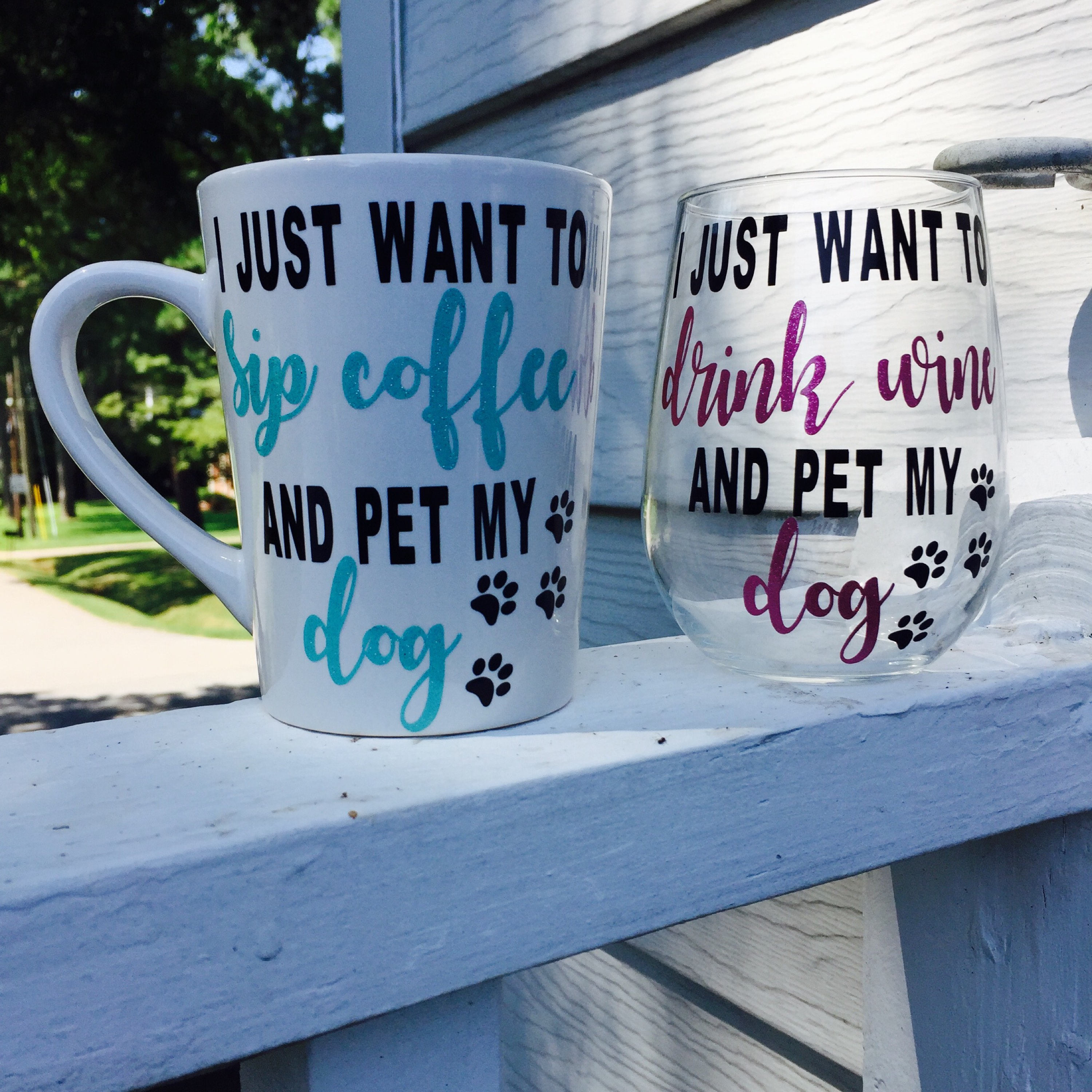 Sólo quiero tomar café y acariciar mi perro taza de café