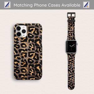Puede incluir: Una funda de tel&eacute;fono y una correa de reloj a juego con estampado de leopardo negro y dorado. Fundas de tel&eacute;fono a juego disponibles.