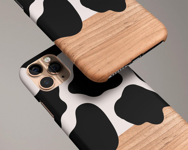 Custodia per telefono con stampa mucca in bianco e nero e finto legno / iPhone 14 Pro Max 13 Pro 12 Mini 11 XR XS 8 Plus SE3 / Custodia a scatto minimalista o resistente immagine 2