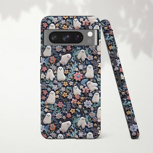 Capa de celular fofa e assustadora com fantasmas e flores para Google Pixel 10 9 Pro XL 8 7 6. Efeito argila, floral, estilo cottagecore. Capa de celular para o Halloween.
