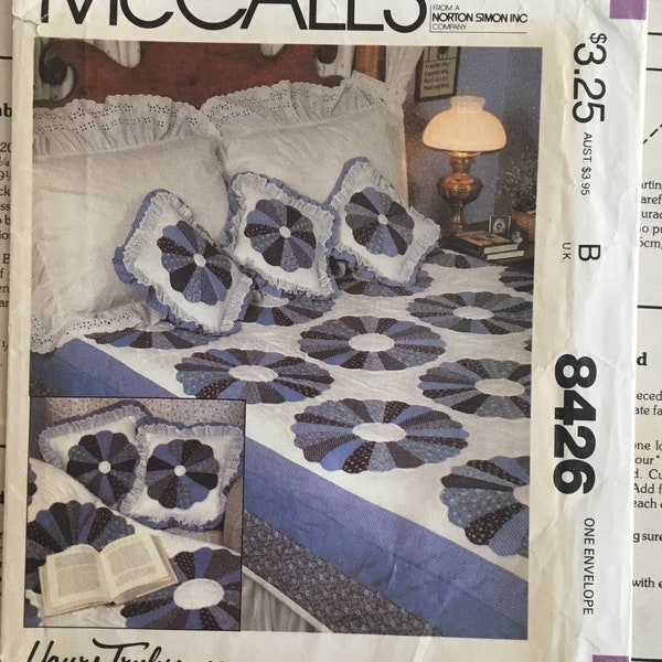 1983 McCall's 8426 Dresden Plate Quilt and Pillows Sewing Pattern