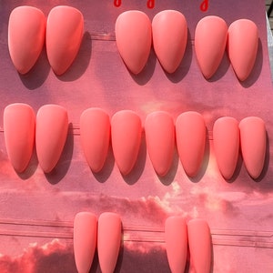 Basic solid color press on nails, shiny jelly nails, green stick on nails, abstract  glue on nails, red shiny nails,