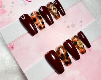 Tortoise Shell Press On Nails | Red Coffin Nails with Gold Charm