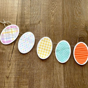 Easter Egg Garland // Easter Eggs // Easter Decor // Spring Decor // Spring Garland // Easter Garland // Easter Mantel // Easter //