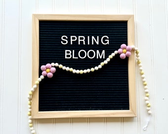 Spring Blooms Felt Ball Garland // Felt Flower Garland // Spring Decor // Easter Decor // Spring Garland // Easter Garland // Felt Balls