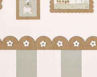 wooden scalloped molding with flowers, wooden wall cornice, chair rail molding shaped scallop, Daisy scalloped wall molding
