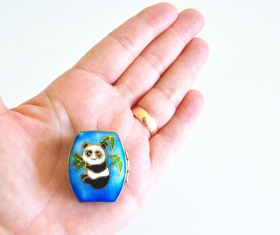 Miniature CLOISONNE Enamelled Panda Bear Pill Box… - image 1