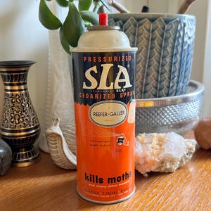 Vintage SLA Cedarized Moth Spray Can | MCM Advertising Collectible | Reefer Galler Retro Supply | 1950s Laundry Room Decor (B10/55)