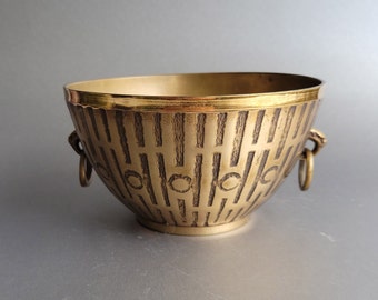 Brass bowl with handles Polished brass pot Ice bucket Inside planter Vintage buffet decor Table centerpiece