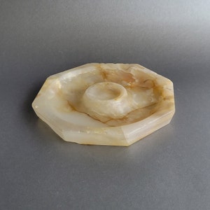 Carved onyx trinket plate Stone jewelry dish Alabaster office desk organizer Vanity or desk decor afbeelding 10