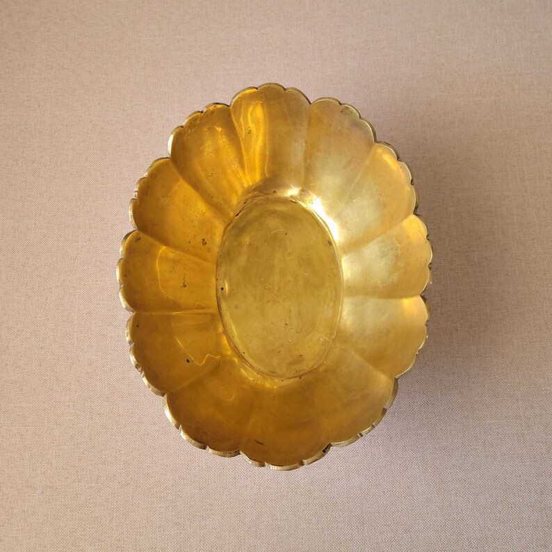 Brass Oval Bowl Scalloped Edge Footed Planter Solid Brass Candy Dish Vintage Buffet Decor Table