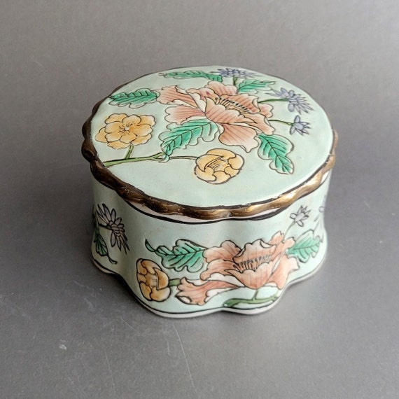 Porcelain trinket box Andrea by Sadek Chinoiserie sty… Gem
