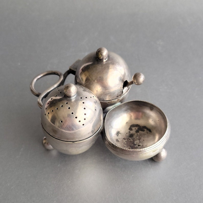 Antique condiment set Mappin & Webb's silver plate cruet set Prince's plate London and Sheffild W5117 Salt, pepper and mustard serving dish image 8