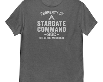 Eigendom van Stargate Command SGC: verweerd militair T-shirt
