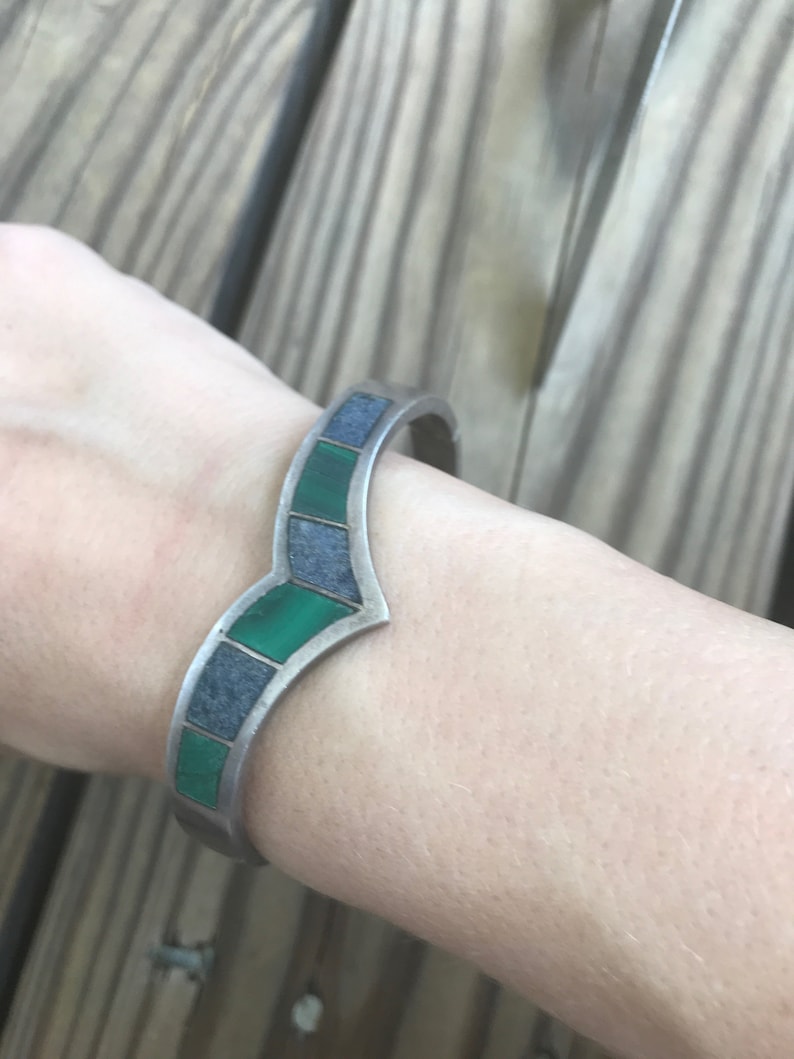 TAXCO TM-181 Fine Mexico Sterling Silver Raw Lapis Lazuli and Malachite Sterling Silver V Bangle Cuff Bracelet 7 Inch Circumference