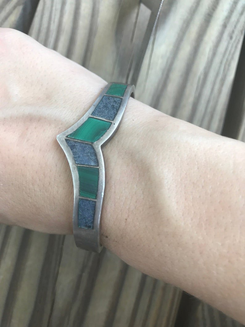 TAXCO TM-181 Fine Mexico Sterling Silver Raw Lapis Lazuli and Malachite Sterling Silver V Bangle Cuff Bracelet 7 Inch Circumference