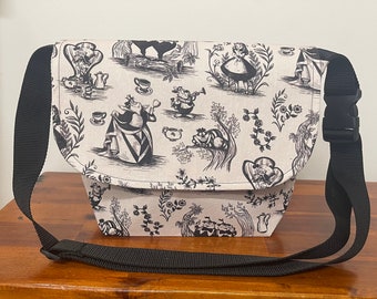 Bolso bandolera de Alicia en el país de las maravillas