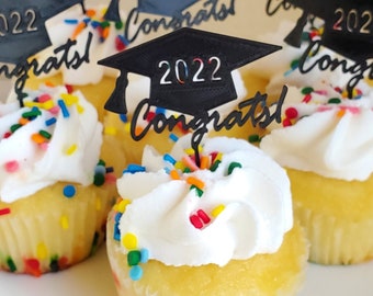 2022 Congrats! Cake Topper