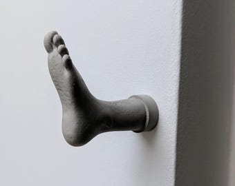 Little Brutal Magnetic Hook by the Foot