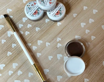 Relleno mineral natural para cejas con cepillo: elaborado con aceites para estimular el crecimiento y la salud del cabello.