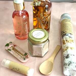 Luxury bath and beauty gift set