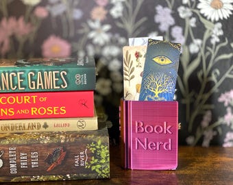 Customizable Book-Shaped Bookmark Holder: 3D Printed Book Accessory