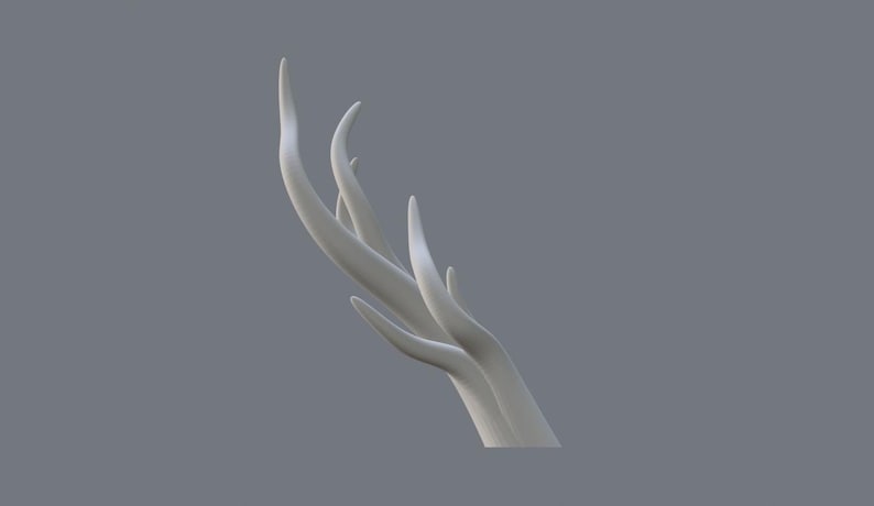 Peut inclure: Une sculpture blanche stylis&eacute;e en forme de ramification, &eacute;voquant des bois de cerf ou une branche d'arbre. Les lignes lisses et courbes, ainsi que la couleur blanc cass&eacute;, cr&eacute;ent une esth&eacute;tique minimaliste. Sur fond gris.