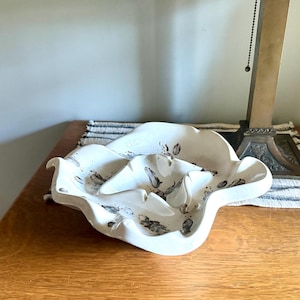Mid Century White Abstract Ceramic Ashtray | Ceramic Ashtray | Retro Change Tray | Mid Century Modern Ceramic Dish | MCM Ashtray