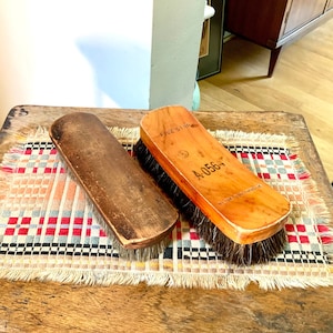Vintage Schuhputzbürsten | 2 Schuhputzbürsten | Pferdehaar-Schuhbürsten | Holz Schuhputzbürsten | Militärische Ausstatter Schuhbürste