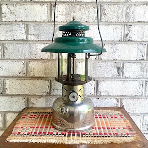 Vintage Coleman Modell 228 Laterne| Coleman Vernickelte Große Hutlaterne| Modell 228B Coleman Laterne| Coleman Drucklaterne | Duell Kaminsims