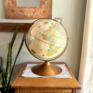 Vintage 16" lichtbruine replogle wereldbol | Grote klassieke wereldbol | Wereldbol met verhoogd reliëf | Wereldbol met dubbele as | Heldere kleuren wereldbol