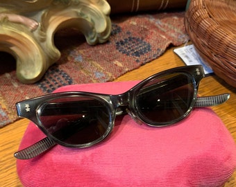 Vintage Pair Of 1950&#39;s Victory Cats Eye Sunglasses| Emerald Green Tint Cat Eye Sunglasses| Victory Eyewear| Smoked Glass Victory Sunglasses
