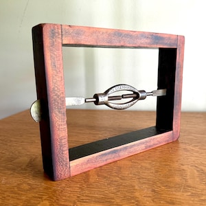 Bloque de abrazadera para barandilla de cama de fabricación antigua Deboer / Abrazadera de bloque de madera con cola de milano Deboer / Tensor de marco de cama primitivo / Tensor de cama estampado
