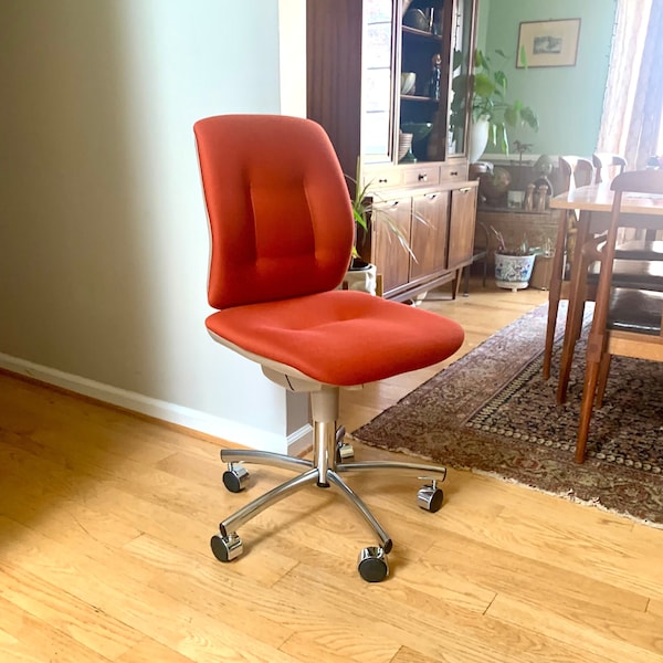 Vintage Steelcase Desk Chair | Orange MCM Swivel Chair | Modern Padded Office Chair | Adjustable Swivel Chair | Executive Office Chair