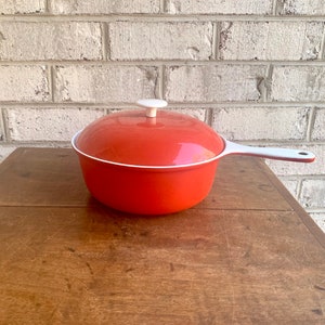 Vintage Red and White Enamel Prizer-Ware Pot with Lid | Vintage Prizer-Ware | Red Enamel Cookware |