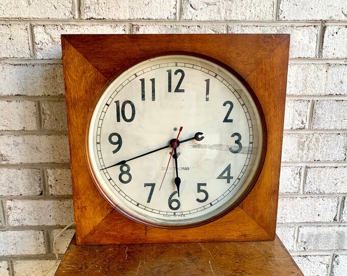 Antique Seth Thomas Clock in Wood Case Seth Thomas Oak Wall Clock