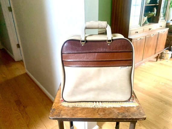 Vintage Bowling Bag Blue & Light Pink w/Ball Rack, No Ball. Bowler Ret -  clothing & accessories - by owner - apparel